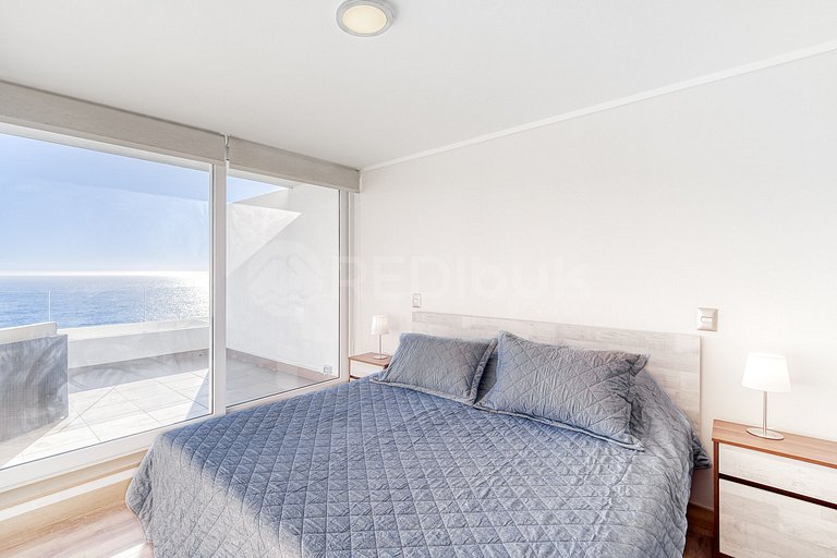 Exclusive apartment facing the sea in Cochoa.