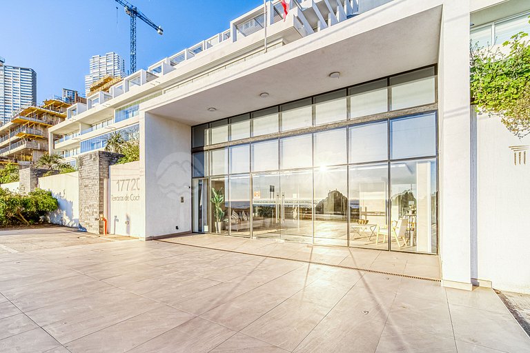 Exclusive apartment facing the sea in Cochoa.
