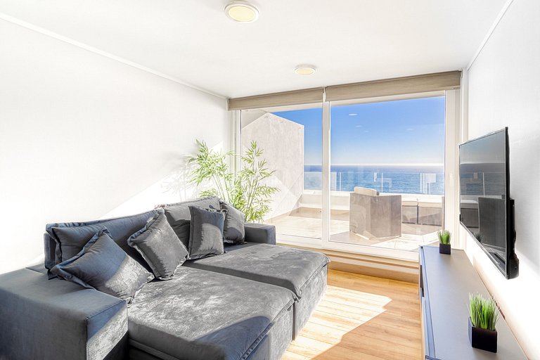 Exclusive apartment facing the sea in Cochoa.