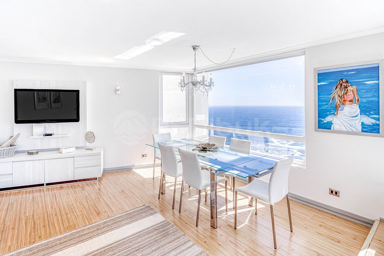 Apartment with panoramic ocean views in Concón