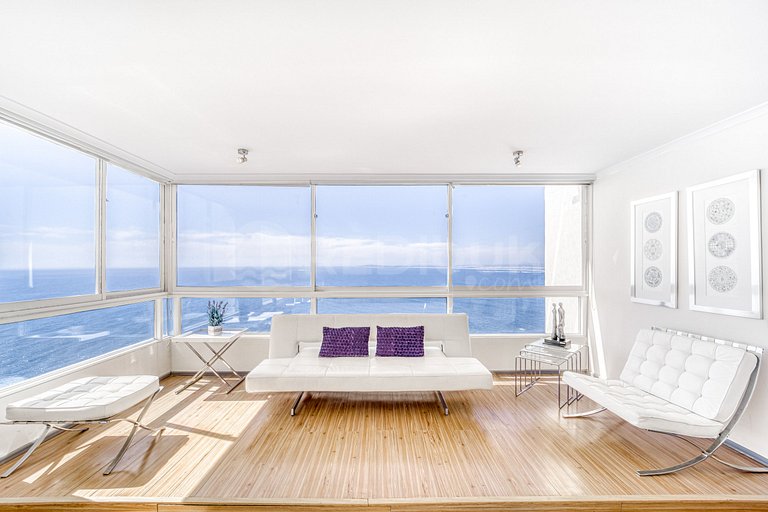 Apartment with panoramic ocean views in Concón