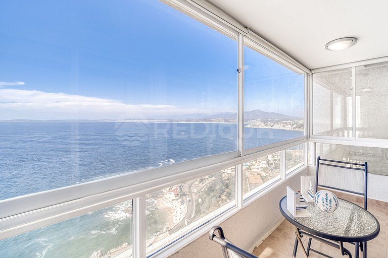 Apartment with panoramic ocean views in Concón
