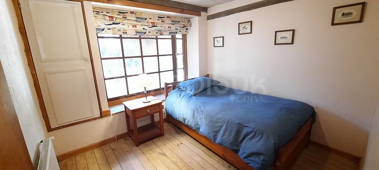 House in Zapallar with beautiful view and garden.