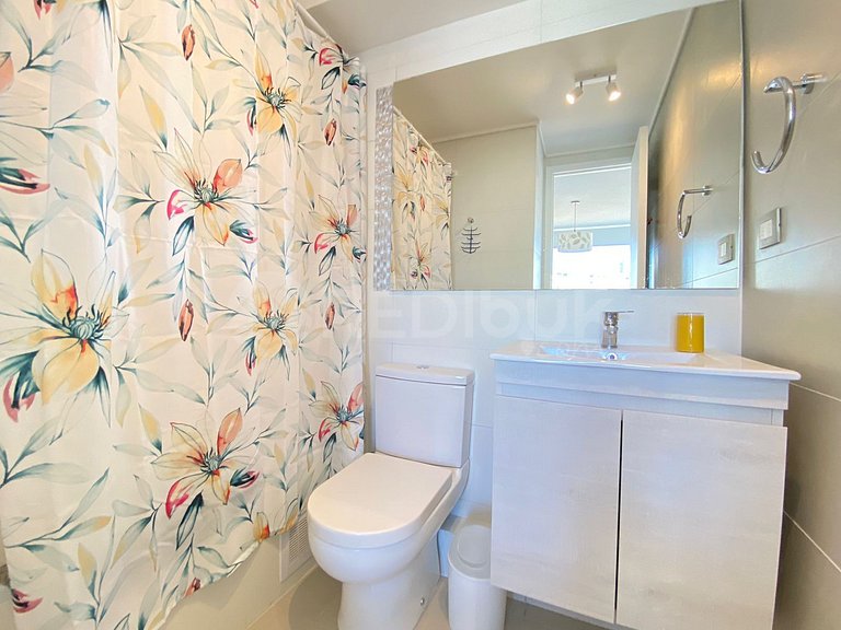 Amplio Depto Familiar con Vista al Mar.