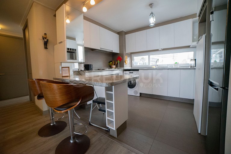 Beautiful apartment with ocean views in Concón.