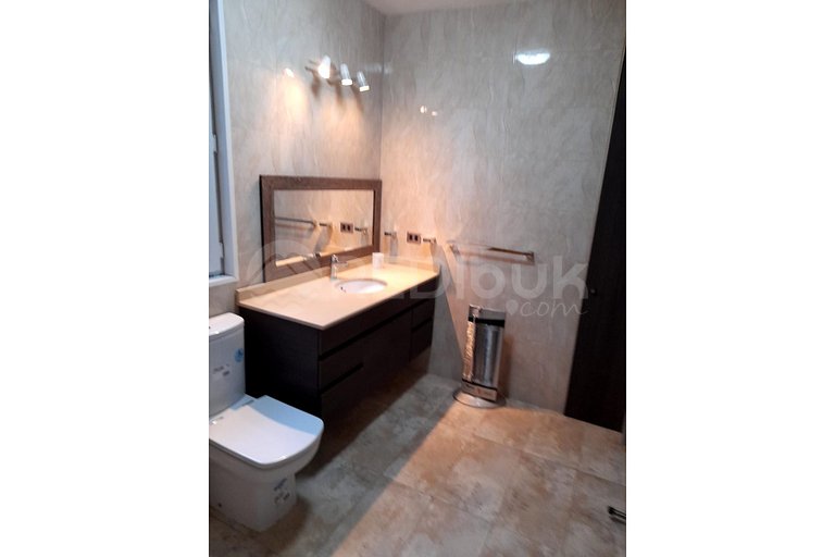 Spacious House with good location in El Canelo