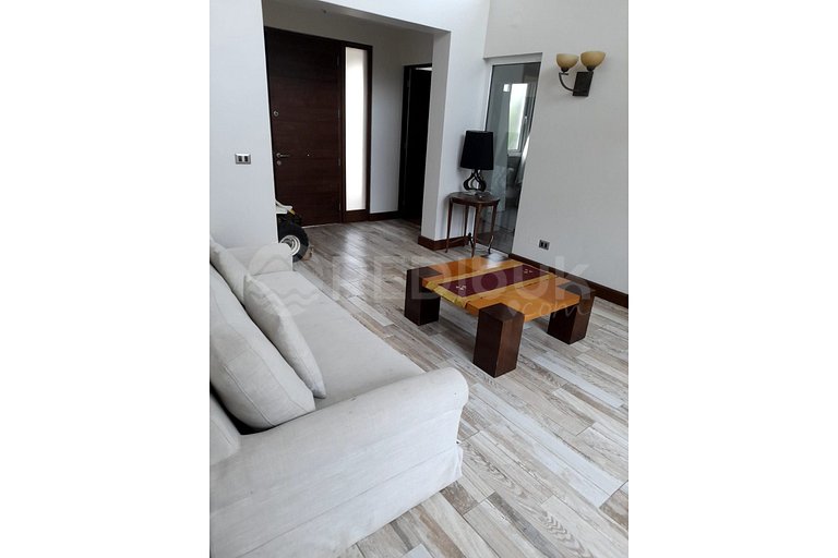 Spacious House with good location in El Canelo