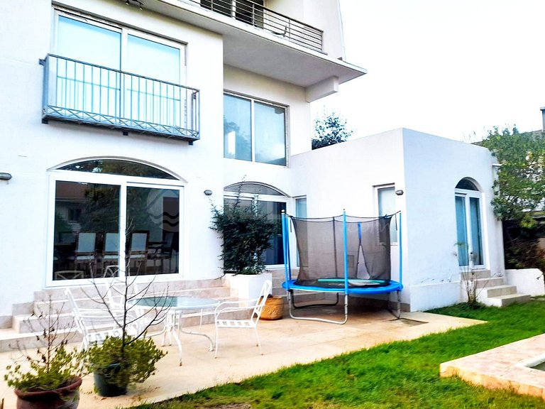 Spacious House with good location in El Canelo