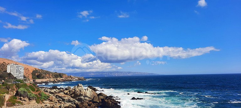 Beautiful apartment with ocean views in Concón.