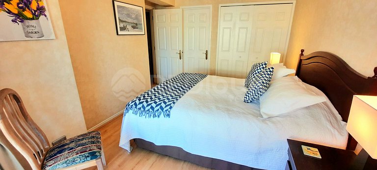 First Line Apartment with Sea View