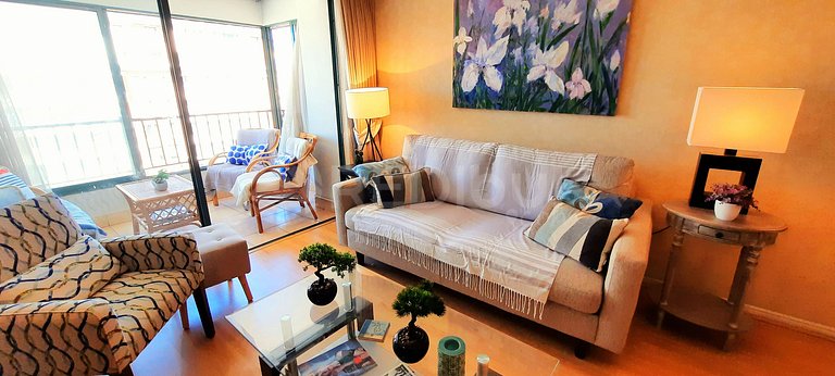 First Line Apartment with Sea View