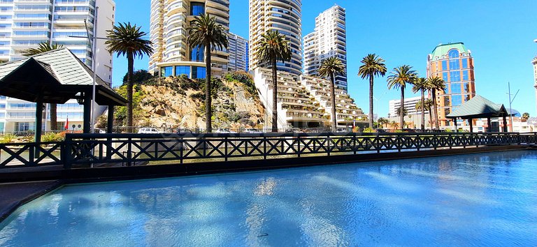 First Line Apartment with Sea View