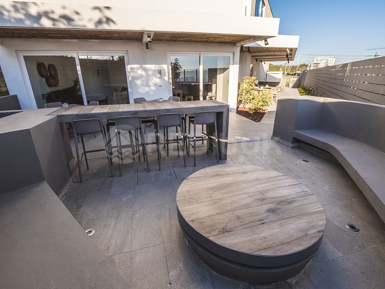 Studio apartment with a beautiful view.