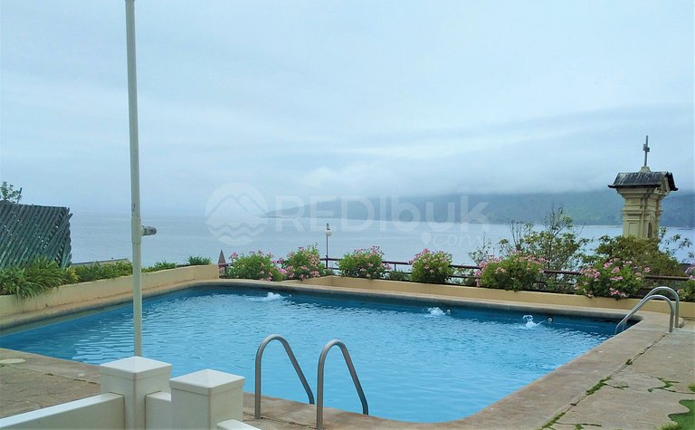 Spacious apartment with ocean views in Papudo.