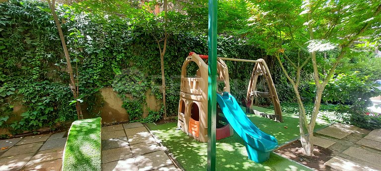 Spacious apartment in the exclusive sector of Vitacura.