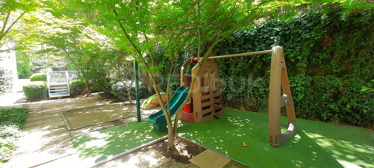 Spacious apartment in the exclusive sector of Vitacura.