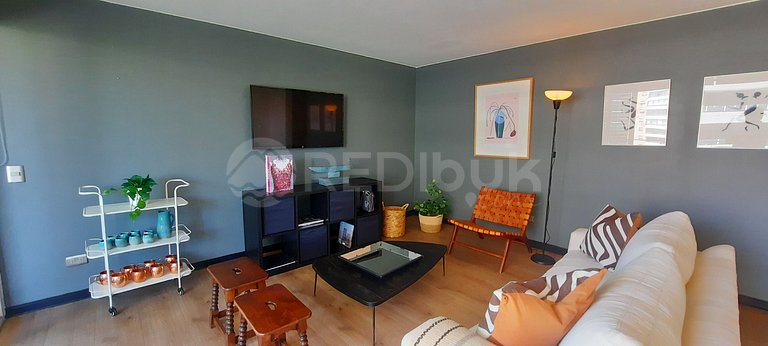 Spacious apartment in the exclusive sector of Vitacura.