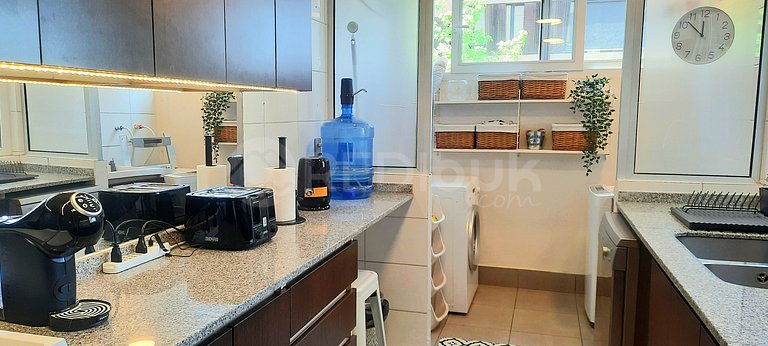 Spacious apartment in the exclusive sector of Vitacura.