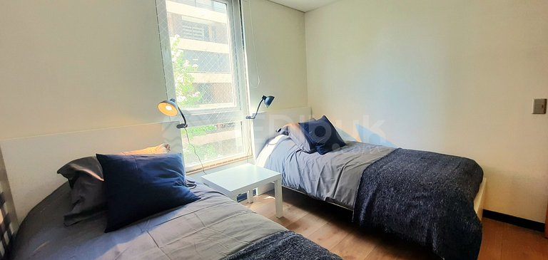 Spacious apartment in the exclusive sector of Vitacura.