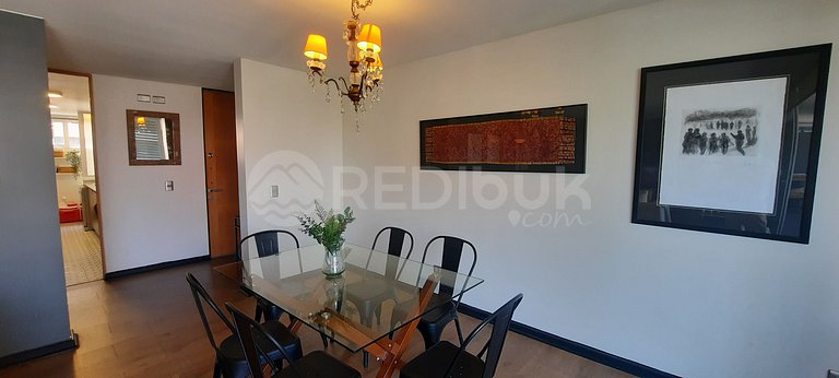 Spacious apartment in the exclusive sector of Vitacura.