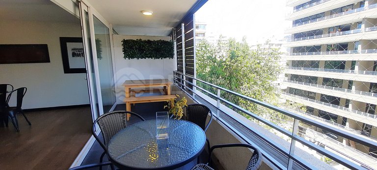 Spacious apartment in the exclusive sector of Vitacura.