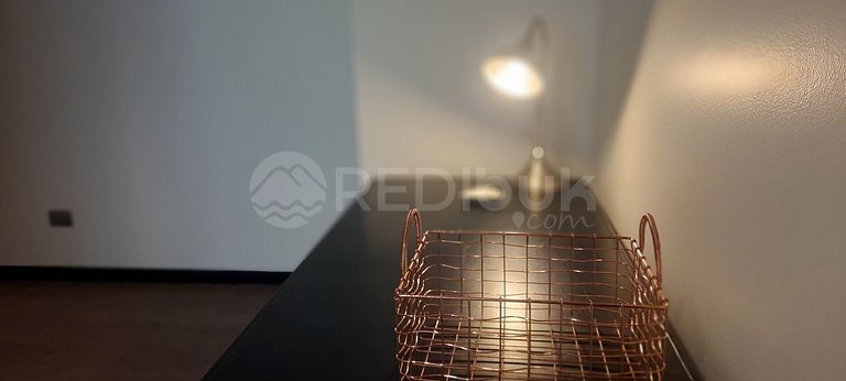Spacious apartment in the exclusive sector of Vitacura.