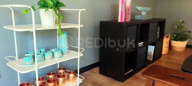 Spacious apartment in the exclusive sector of Vitacura.