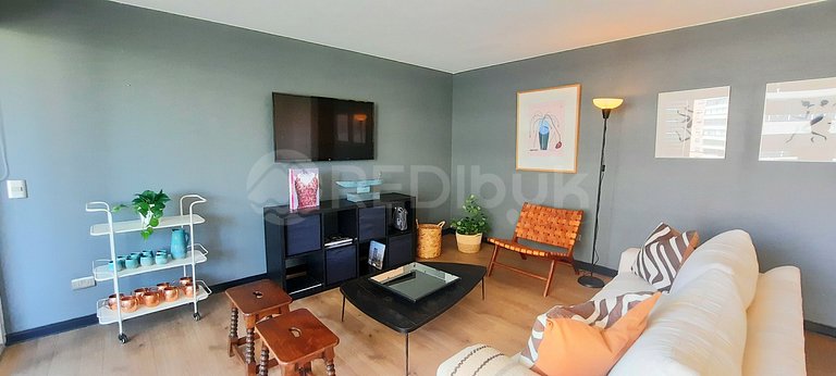Spacious apartment in the exclusive sector of Vitacura.