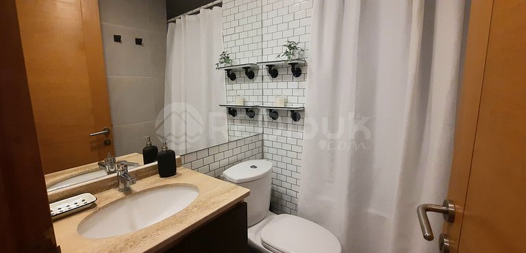 Spacious apartment in the exclusive sector of Vitacura.
