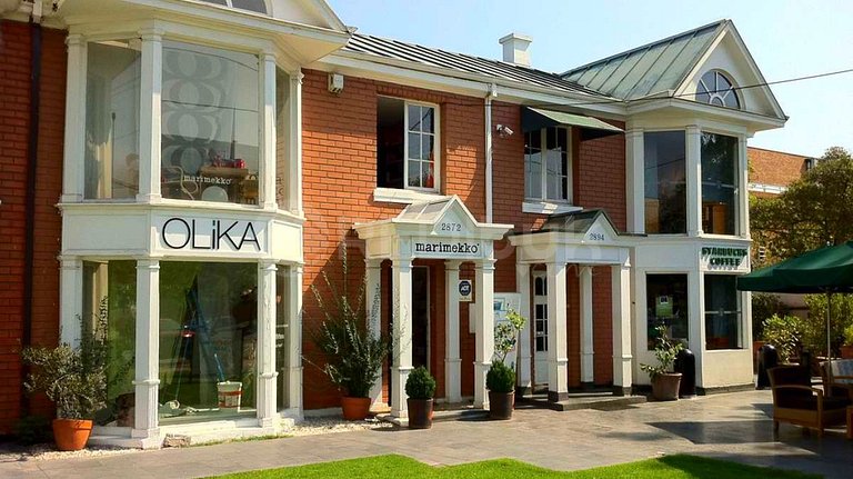 Spacious apartment in the exclusive sector of Vitacura.