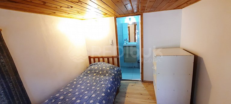 House in Zapallar with beautiful view and garden.