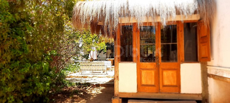 Casa en Zapallar con hermosa vista y jardín.