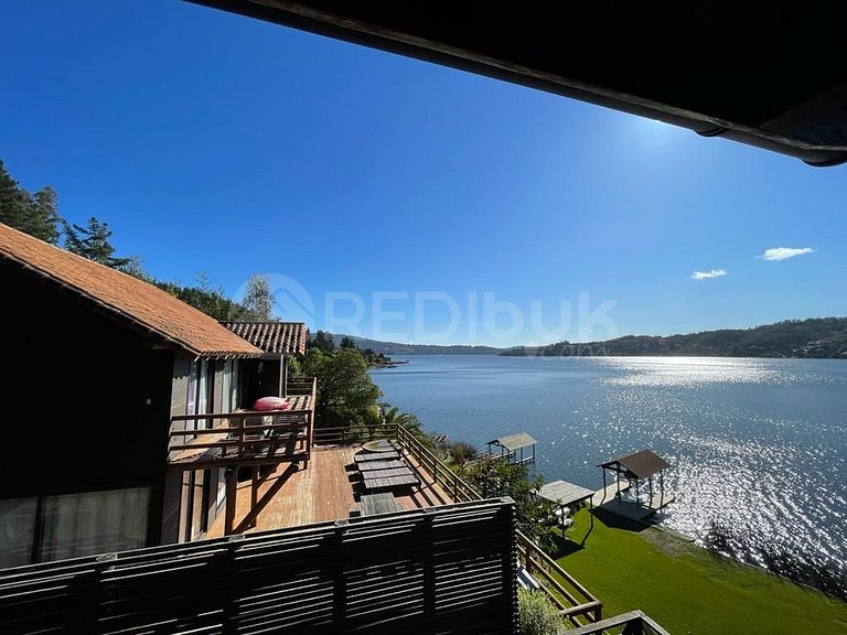 Beautiful House on Lake Vichuquen with Hot Tub