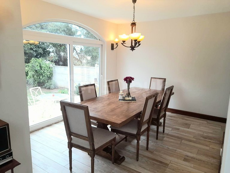 Spacious House with good location in El Canelo