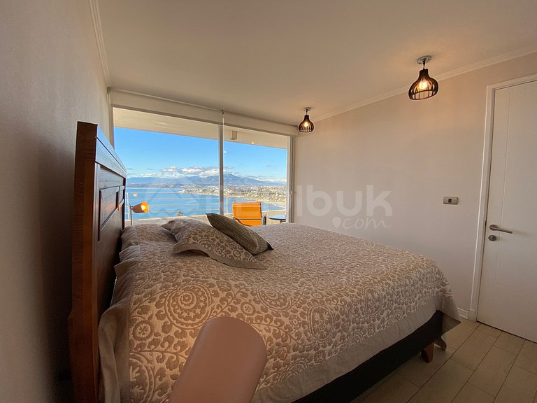 Family apartment with large terrace in Concón.