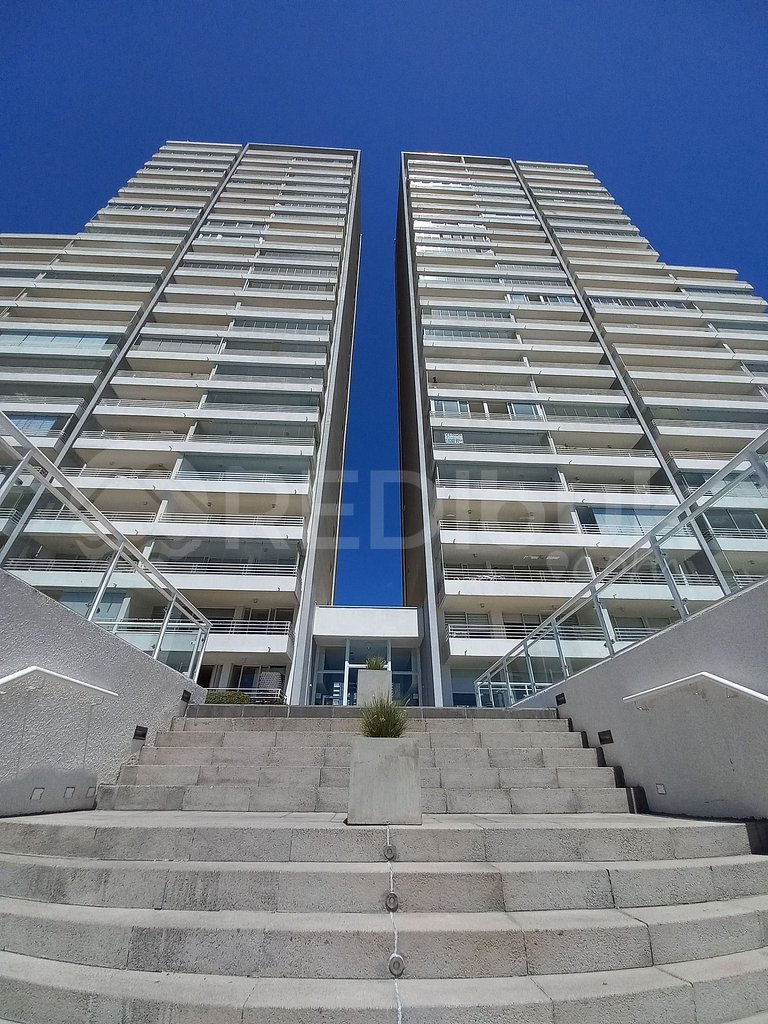 Family apartment with large terrace in Concón.