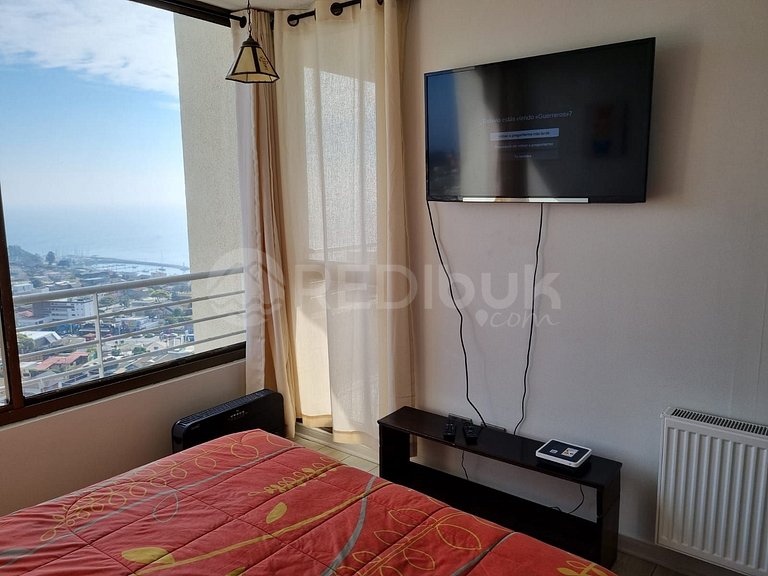 Depto con vista despejada al mar en Concón.