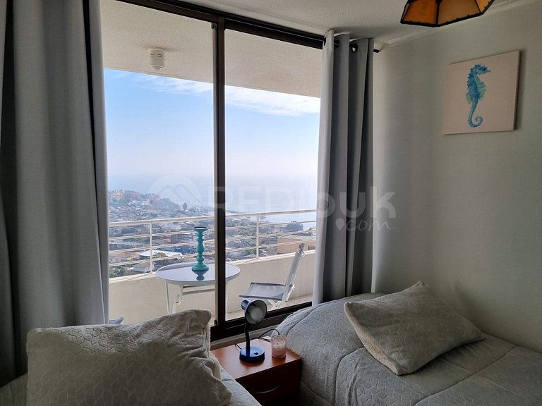 Apartment with a clear view of the sea in Concón.