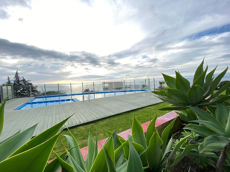 Apartment with panoramic ocean views in Concón