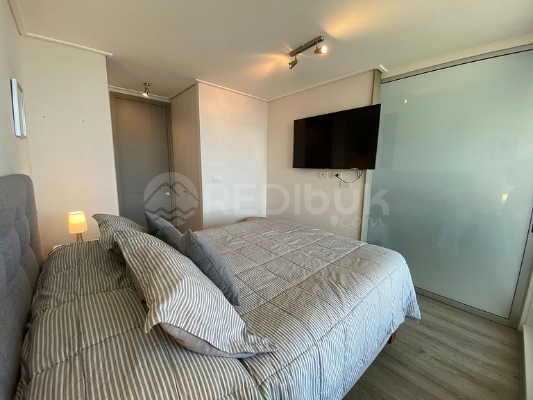 Beautiful Apartment with Unobstructed Ocean View