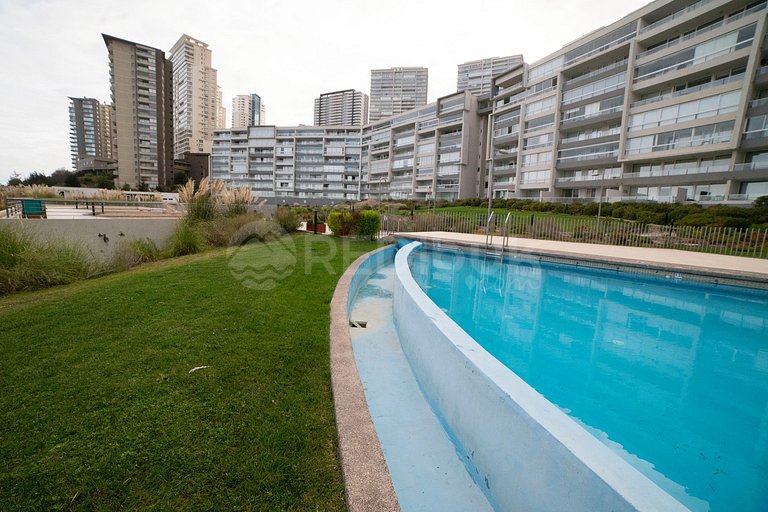 Beautiful Apartment with Unobstructed Ocean View