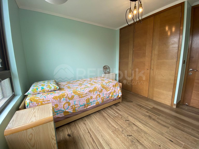 Spacious and Beautiful, Close to Metro and Parks