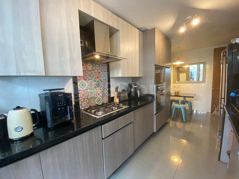 Spacious and Beautiful, Close to Metro and Parks