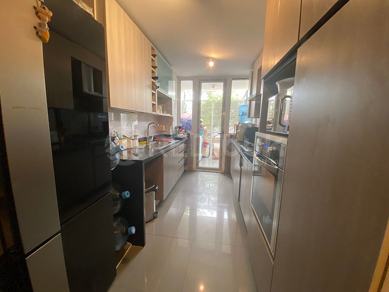 Spacious and Beautiful, Close to Metro and Parks