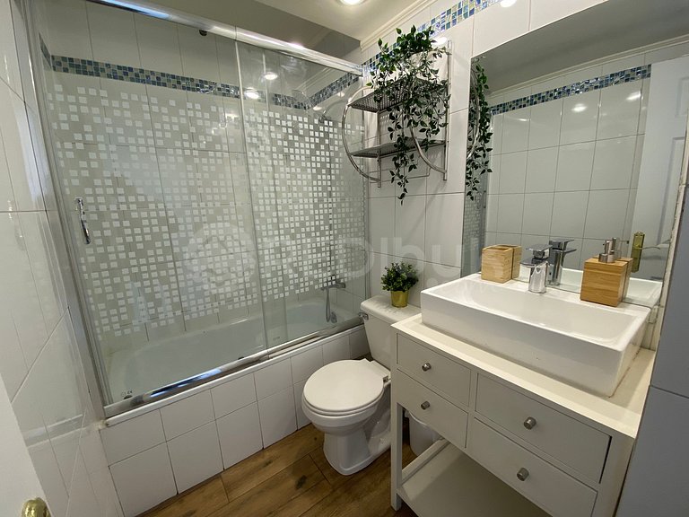 Modern, illuminated and centrally located, Valparaiso