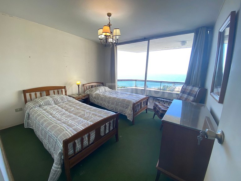 Apartment excellent location in front of the beach