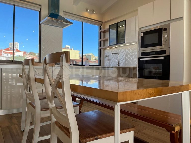 Modern, illuminated and centrally located, Valparaiso
