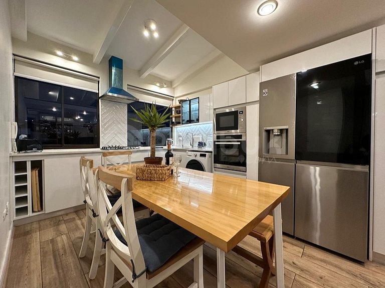 Modern, illuminated and centrally located, Valparaiso
