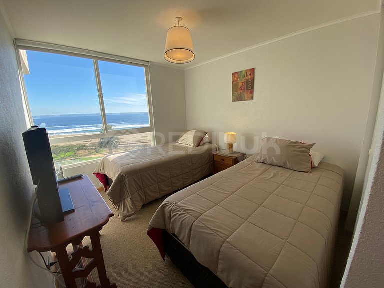 Apartment with incredible ocean views in Papudo.