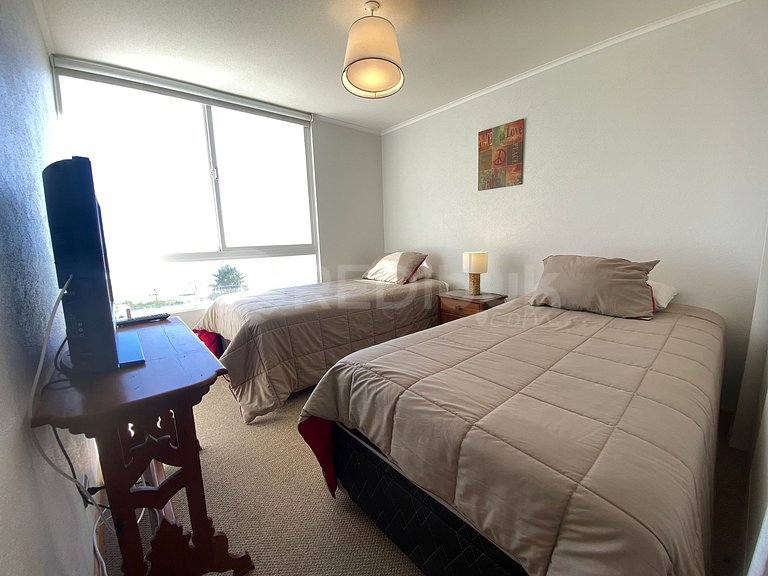 Apartment with incredible ocean views in Papudo.